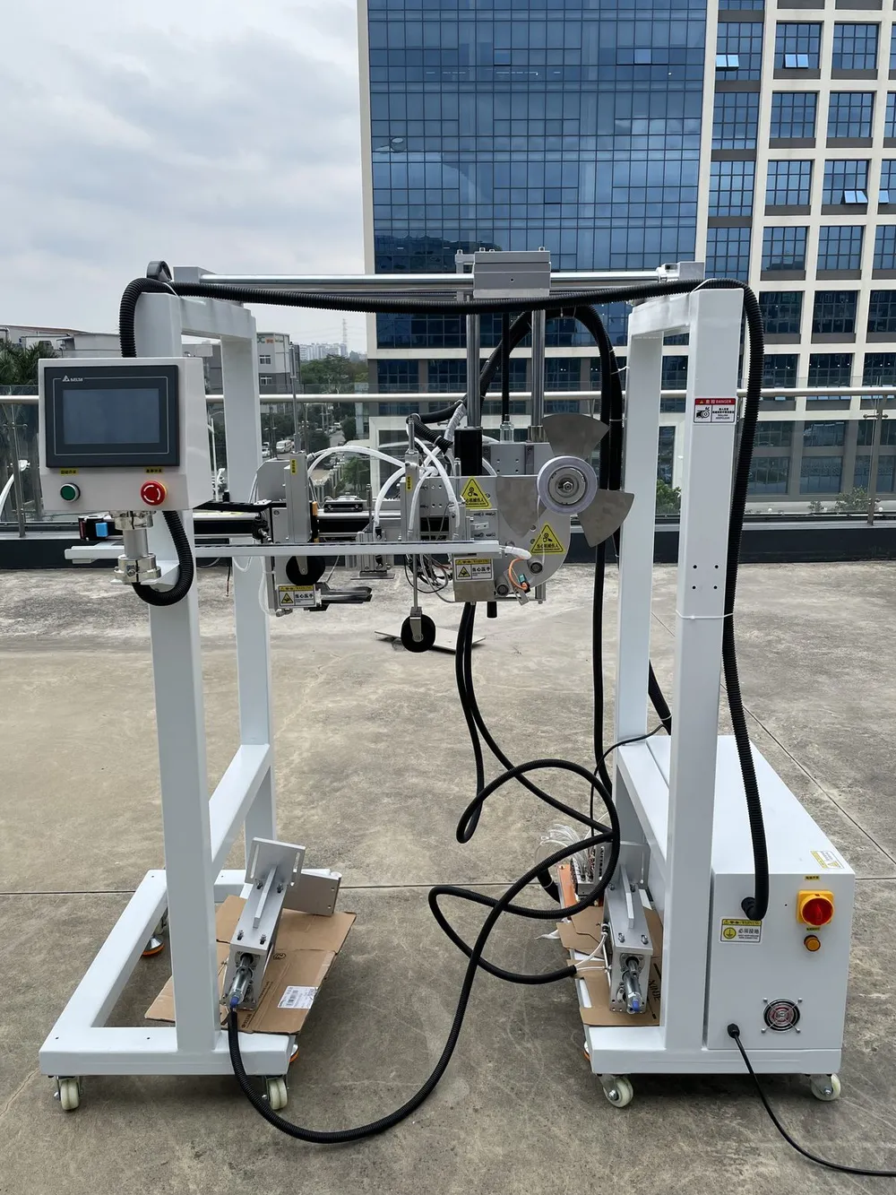 Gantry-Mounted Tape Applicator Head — Gantry tape head with touchscreen