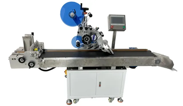 Automatic Card-Dispensing Labeling Machine — Automatic card-dispensing labeling machine