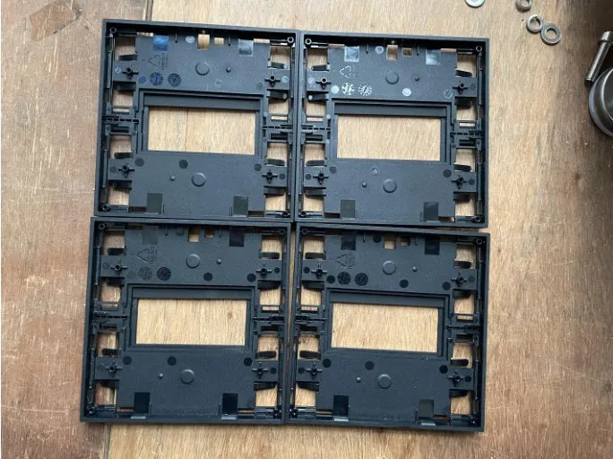 Semi-Automatic High-Precision Labeling Machine — Plastic trays with labels